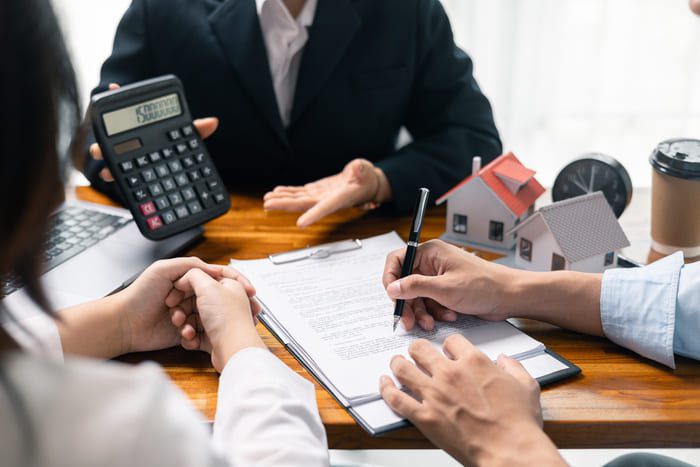 Mortgage Rate discussions among agent and client